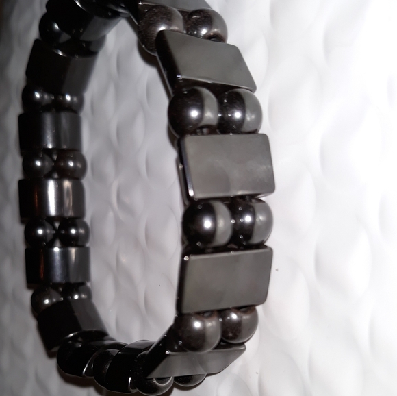 Men's Bracelet Hemitite Gray Black Adjustable One Size fits most. NEW - Picture 5 of 8